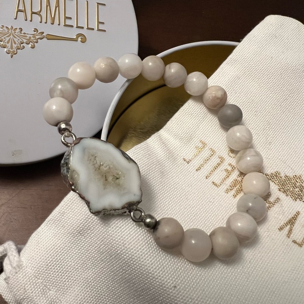 Kinsley Armelle Agate slice stretch bead bracelet S/M